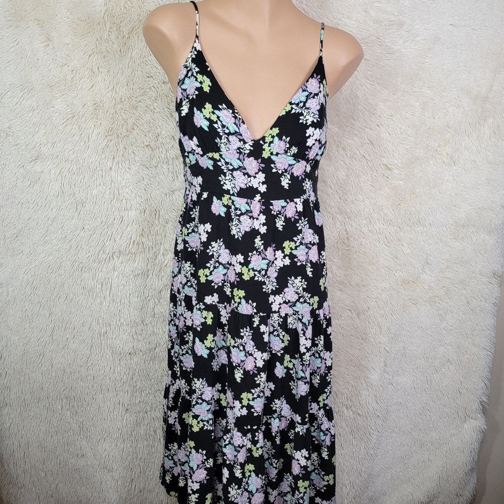 WILD FABLE Women’s Size M BLACK FLORAL MIDI SUNDRESS V-Neck Adjustable Straps K